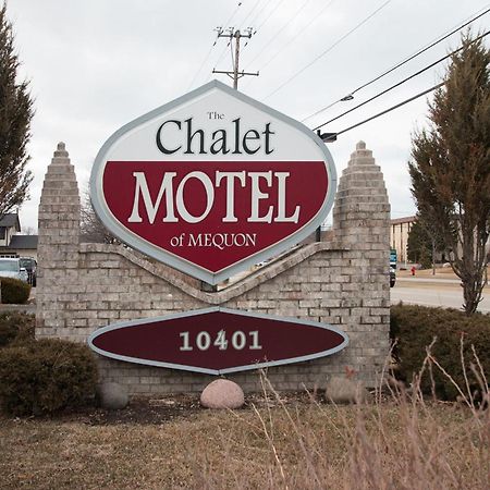 The Chalet Motel Mequon エクステリア 写真