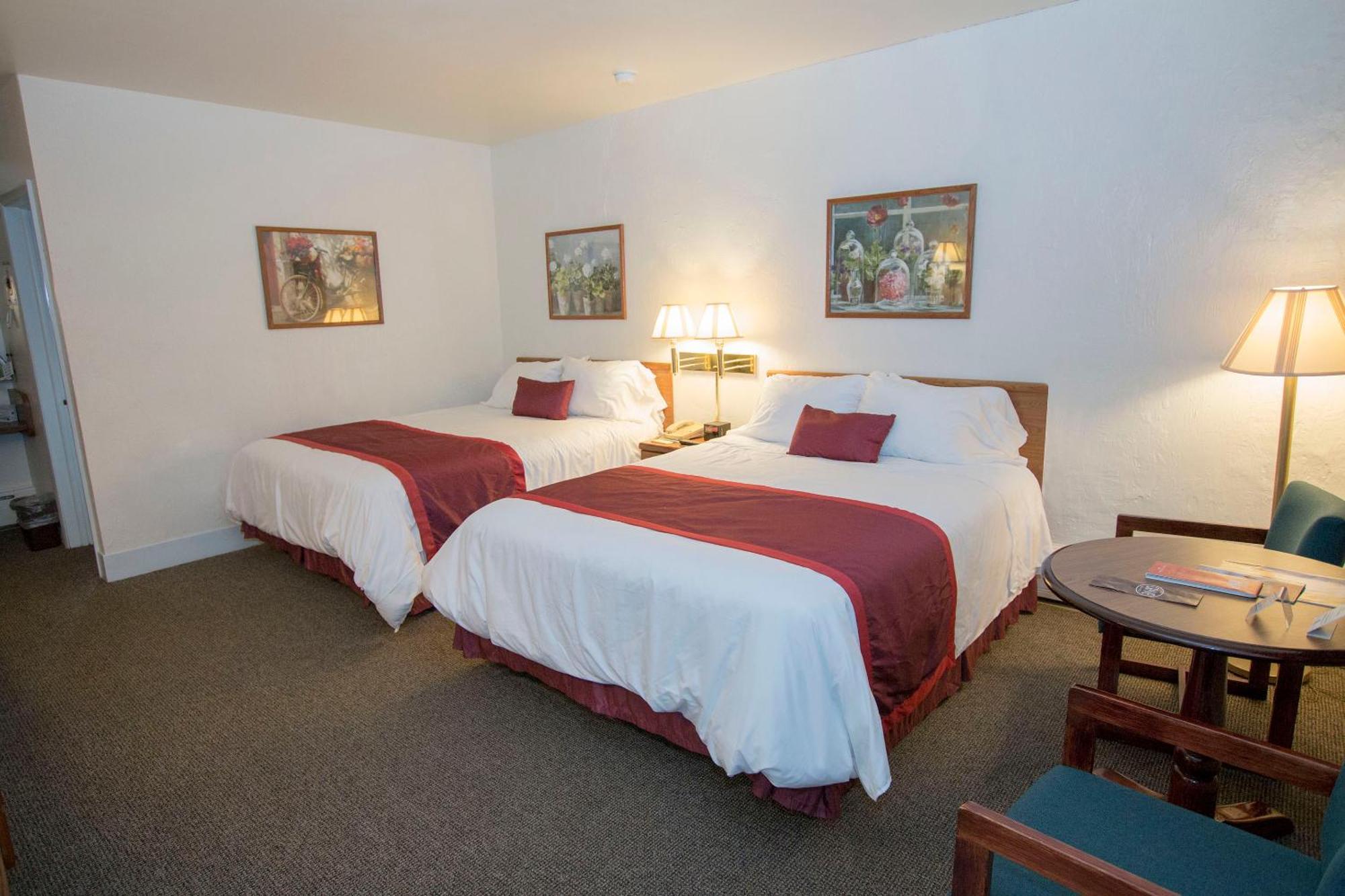 The Chalet Motel Mequon エクステリア 写真