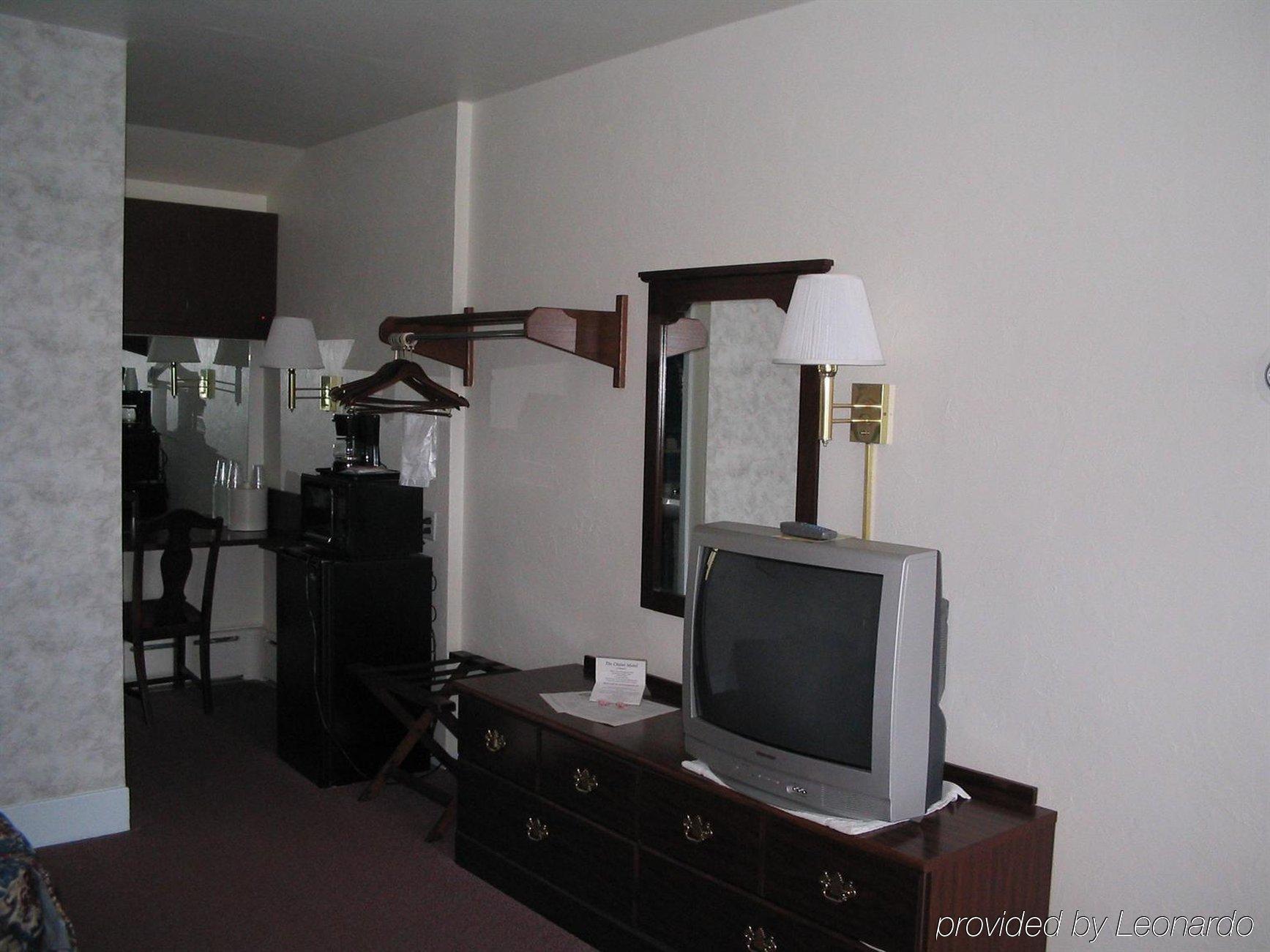 The Chalet Motel Mequon エクステリア 写真